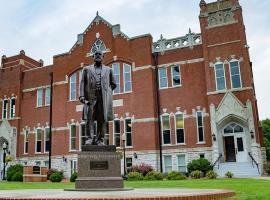 Iowa Wesleyan University Campus Image