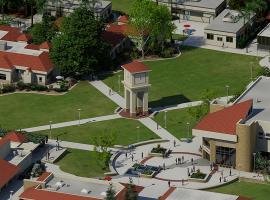 MiraCosta College Campus Image
