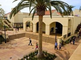 Pepperdine Graziadio Business School Campus Image